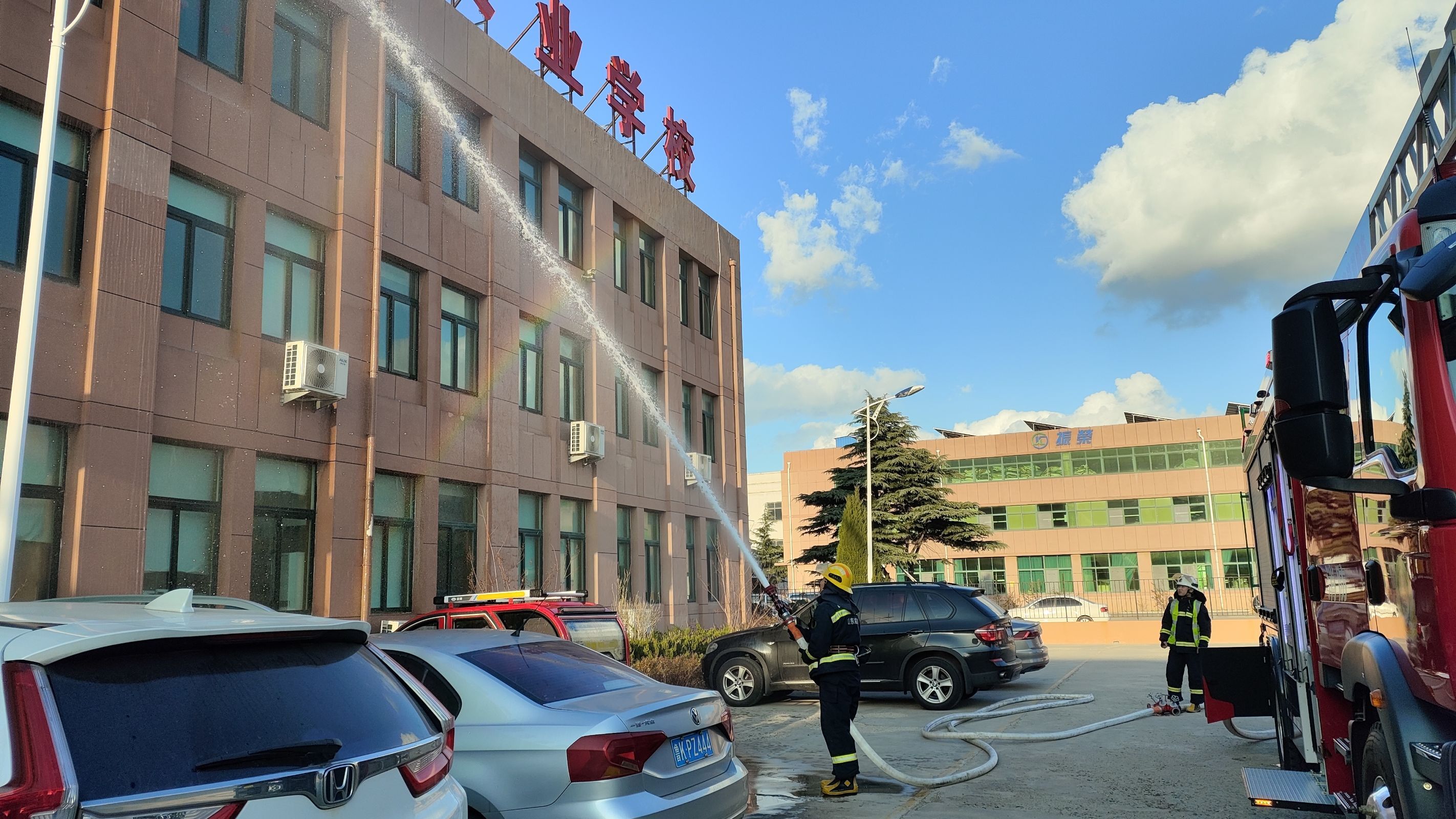 防火常识进校园 自防自救保安全——威海明德职专消防科普活动纪实